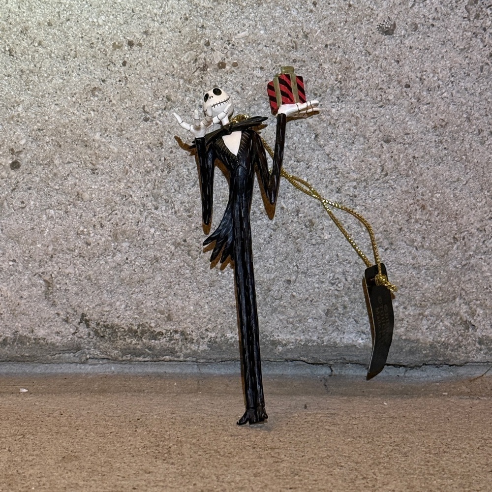 The Nightmare Before Christmas Ornament Jack Skellington w Present in Coat Tails - Picture 2 of 4